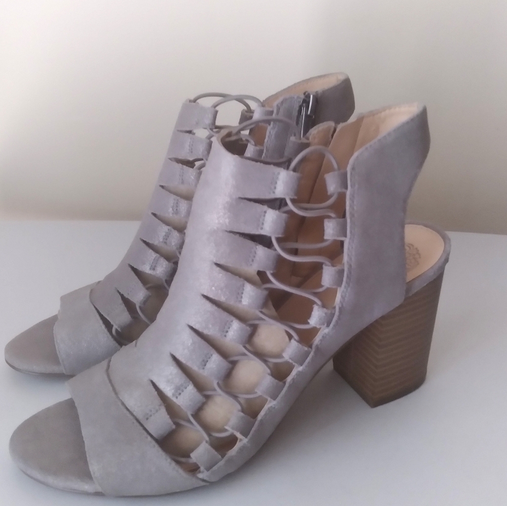 Vince Camuto Silver Gray Shimmery Bungee Strappy Evening Stacked Block Heels 8.5